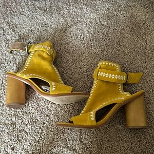 Bernardo heels